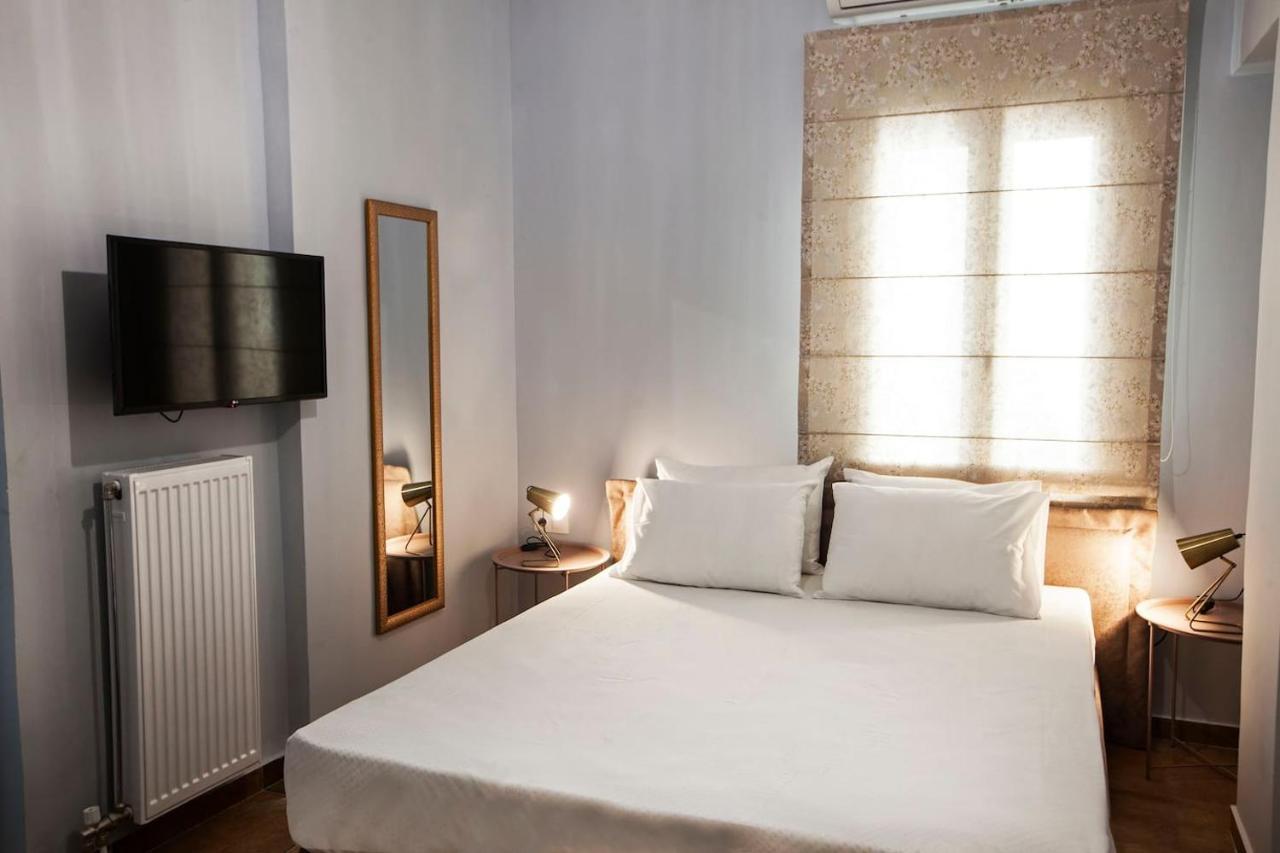 Pagrati Hilton Location Bentzi Family Suite 5 アテネ エクステリア 写真