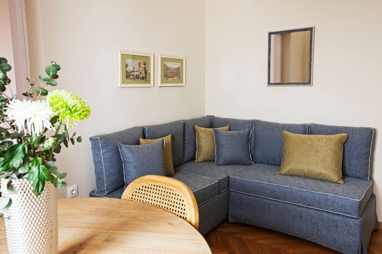 Pagrati Hilton Location Bentzi Family Suite 5 アテネ エクステリア 写真
