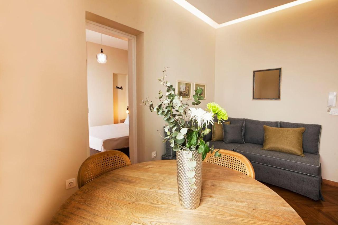 Pagrati Hilton Location Bentzi Family Suite 5 アテネ エクステリア 写真